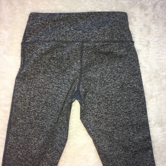 Aritzia Parklife Leggings - Picture 5 of 5